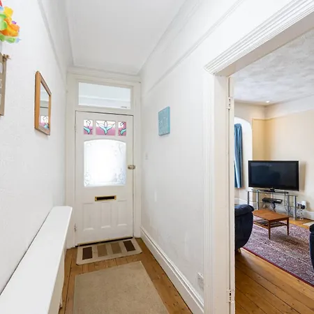 Guestready - Enchanting Life In Gorse Hill Manchester Exterior foto