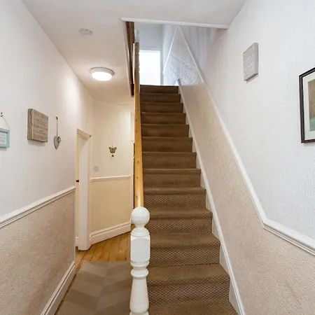 Guestready - Enchanting Life In Gorse Hill Manchester Exterior foto